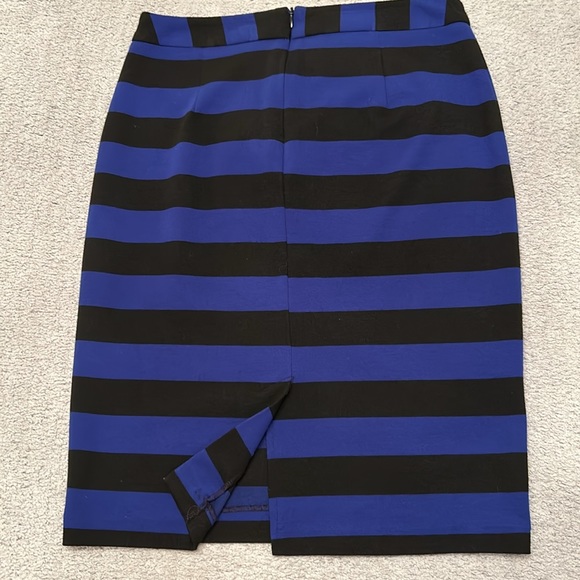Sandro Studio midi skirt. Size 6 - Picture 2 of 3